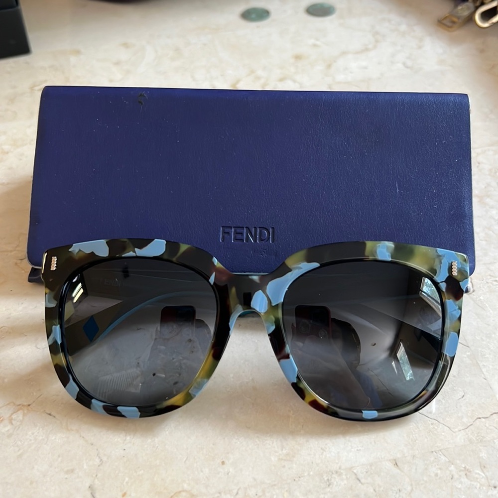 FENDI patterned sunglasses BRAND NEW! Blue, case and all!